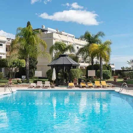 Bright 2 Bedroom With Parking Space And Swimming Pools In Aloha Gardens Apartment