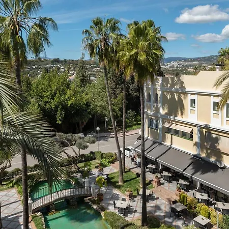 Bright 2 Bedroom With Parking Space And Swimming Pools In Aloha Gardens Apartment *