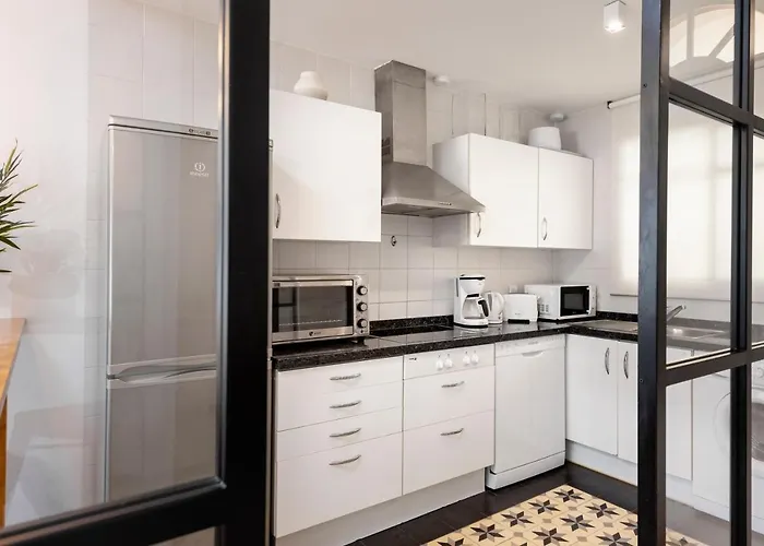Bright 2 Bedroom With Parking Space And Swimming Pools In Aloha Gardens Marbella