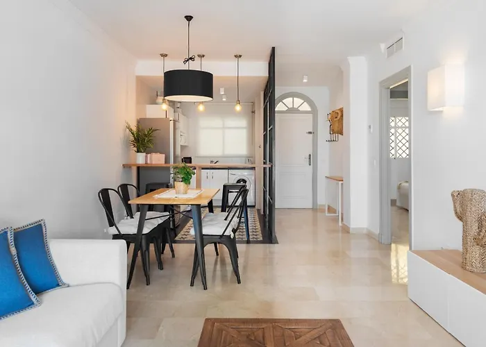 Bright 2 Bedroom With Parking Space And Swimming Pools In Aloha Gardens Apartment Marbella